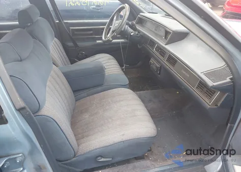 1991 Oldsmobile 88 Royale z USA, uszkodzony, nr VIN 1G3HN54C6M1809377